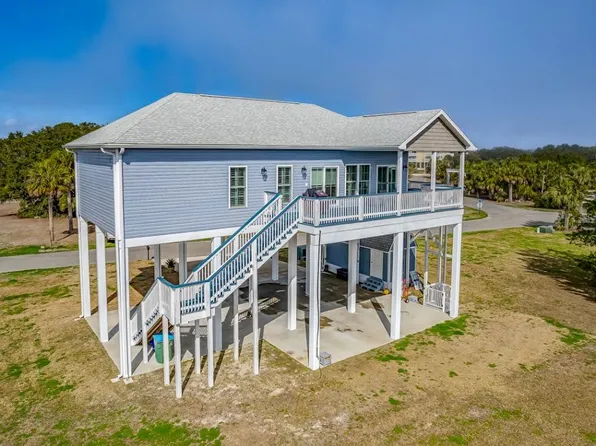 49 Harbour Point Dr, Crawfordville, FL 32327