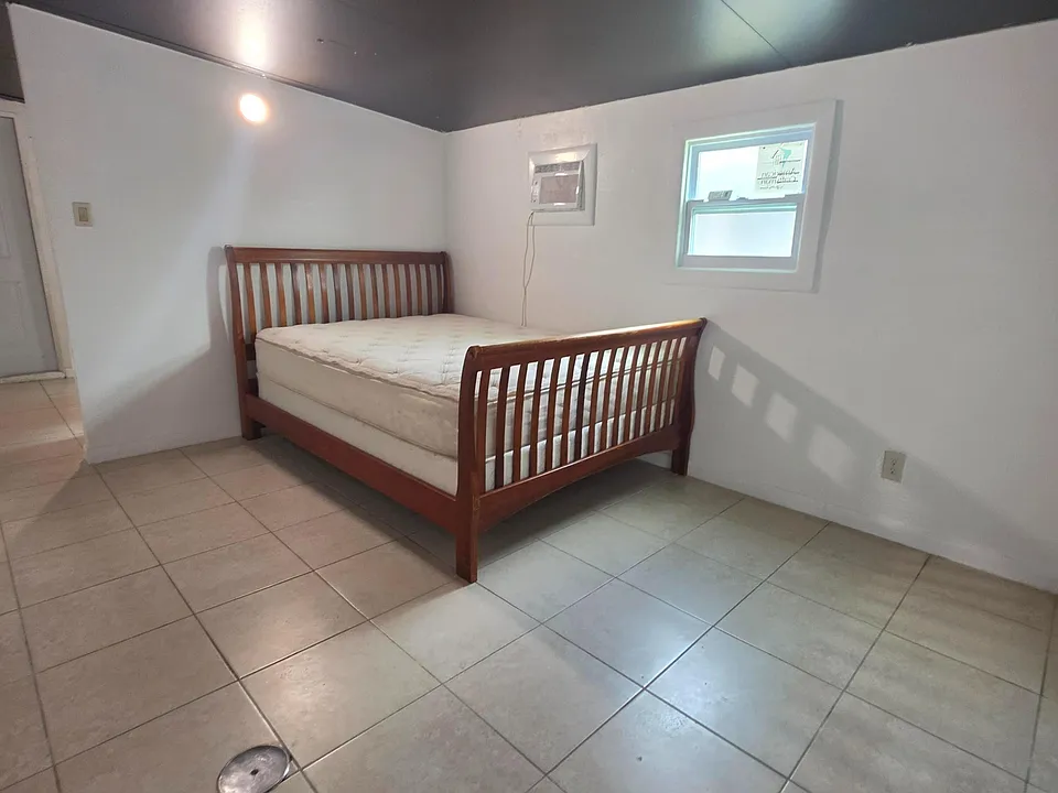 7400 Raleigh St