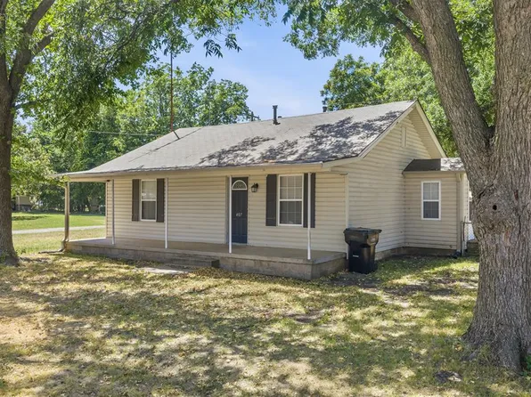 407 S Texas St, Elmore City, OK 73433