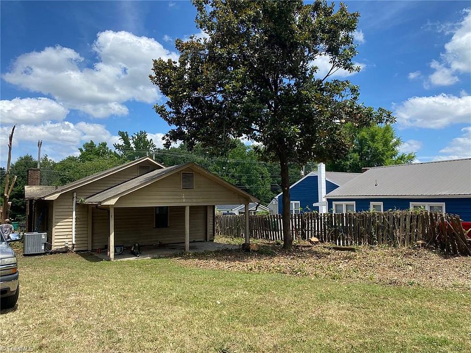 2nd image of 304 Oakview Rd