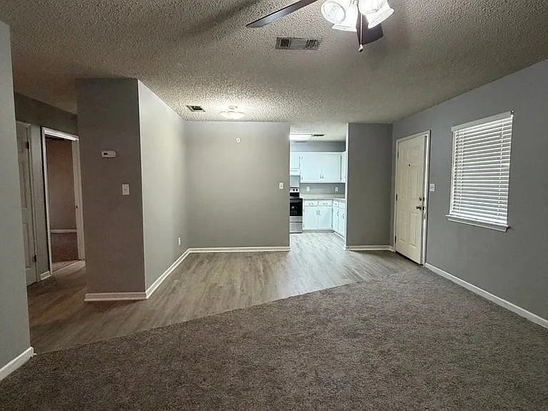 613 N Kinney Ave — Photo 26