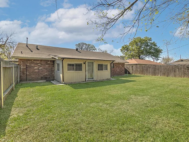 501 Ladd St — Photo 33