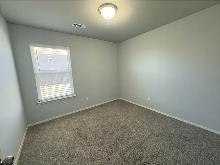 741 Morningside Dr — Photo 9