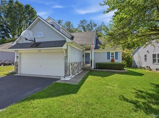 1033 Yorick Path, Wixom, MI 48393