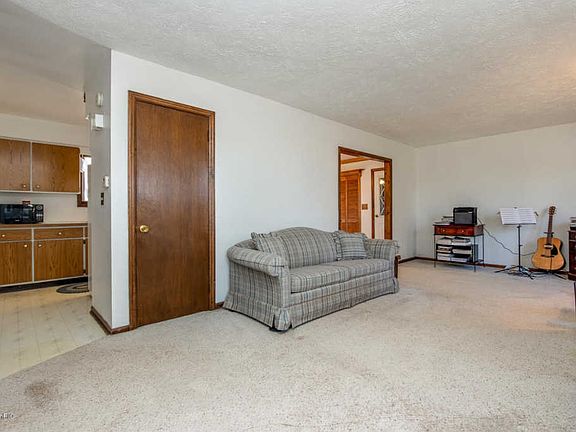 2nd image of 6664 E Lake St