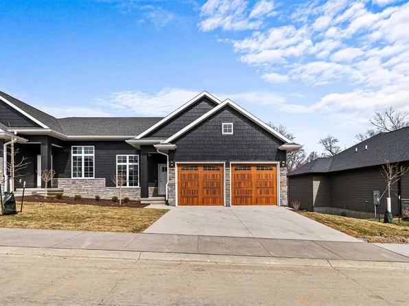 365 Hidden Ridge Dr, Coralville, IA 52241