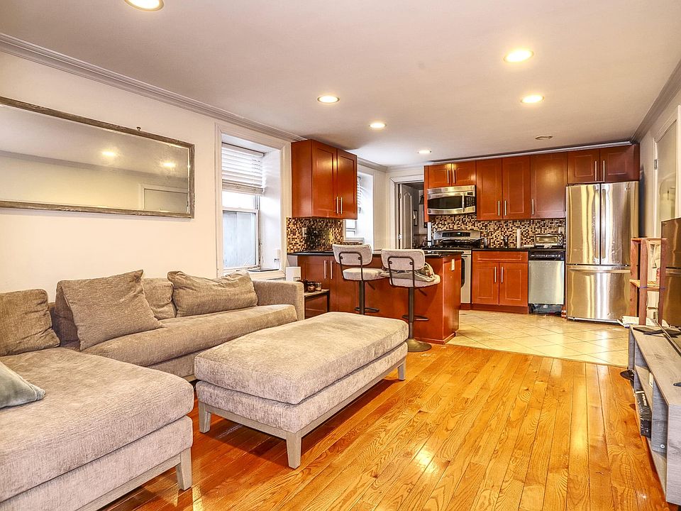 1st image of 939 Washington St APT A1