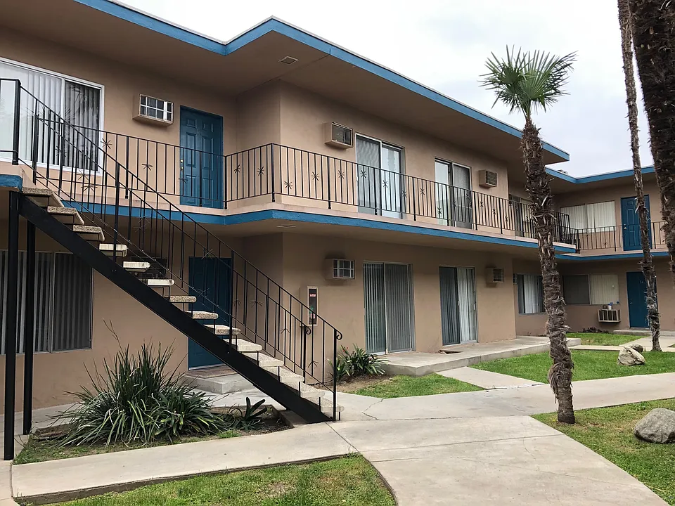 Winnetka Palms