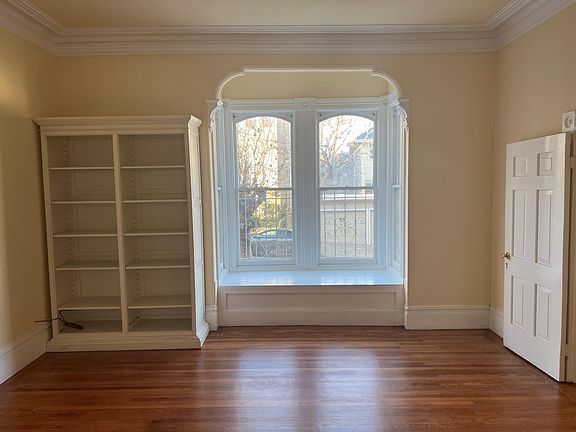 4th image of 807 Grove St