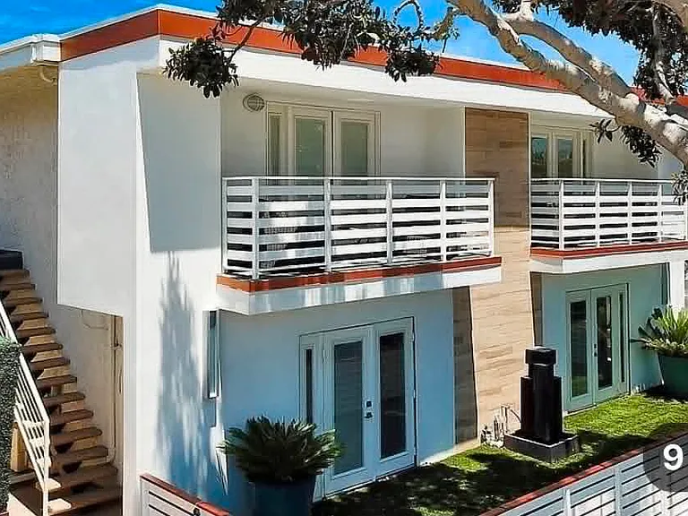 1011 Ocean Ave #C — Photo 1