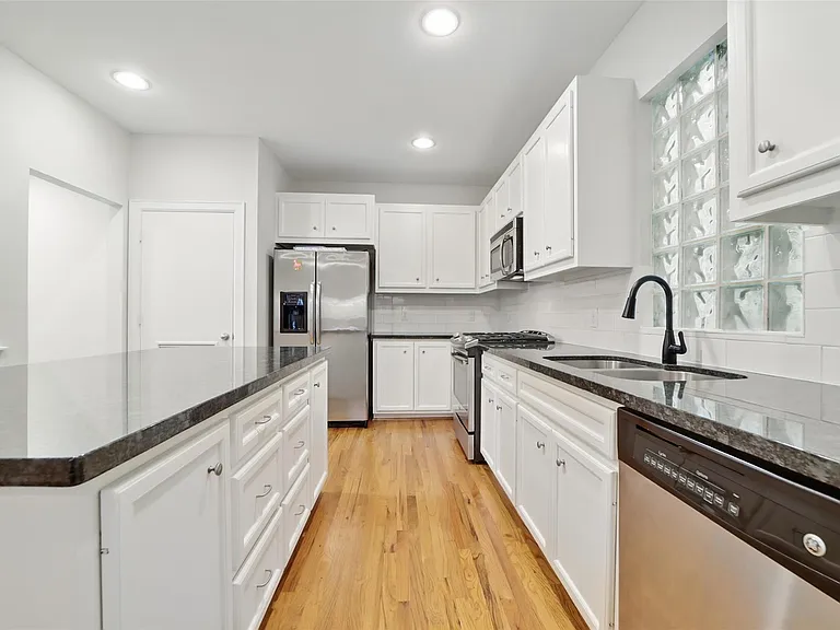 650 Westcross St #44 — Photo 19