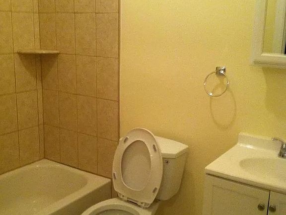 4th image of 775 N 6th St APT 1