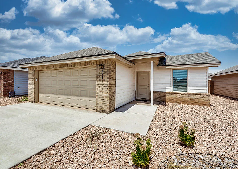 8215 E County Road 111