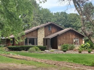 3779 Teri Ln, Hartford, WI 53027