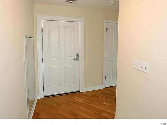 4th image of 4909 Laclede Ave APT 1304