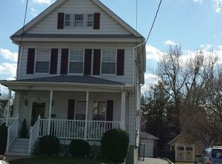 138 Washington Pl, Hasbrouck Heights, NJ 07604
