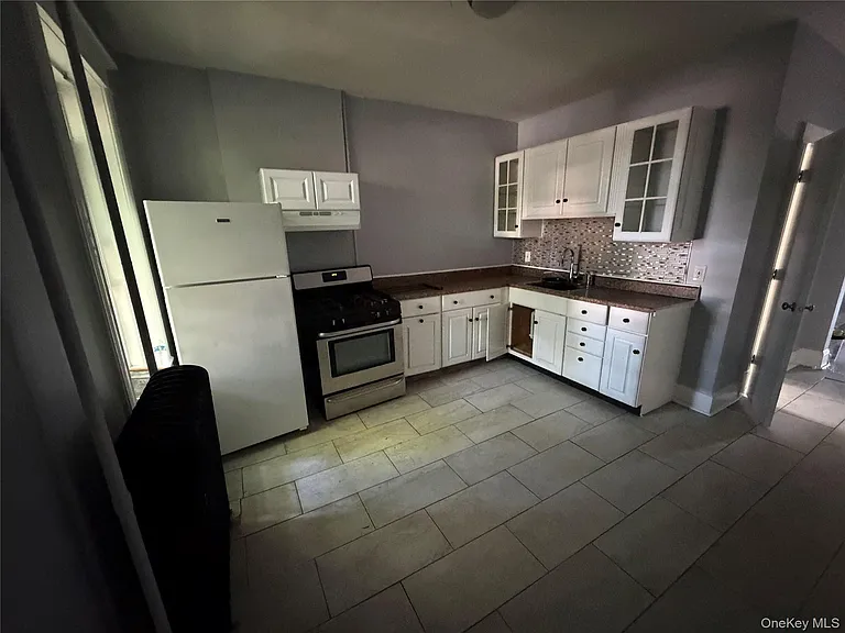 46 Benkard Ave #2 — Photo 5