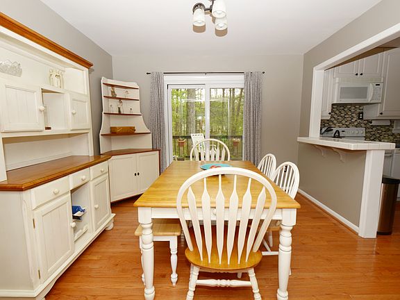 3rd image of 1272 Cosgrove Dr