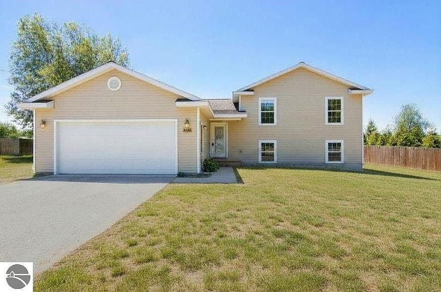 1st image of 2388 Grouse Dr
