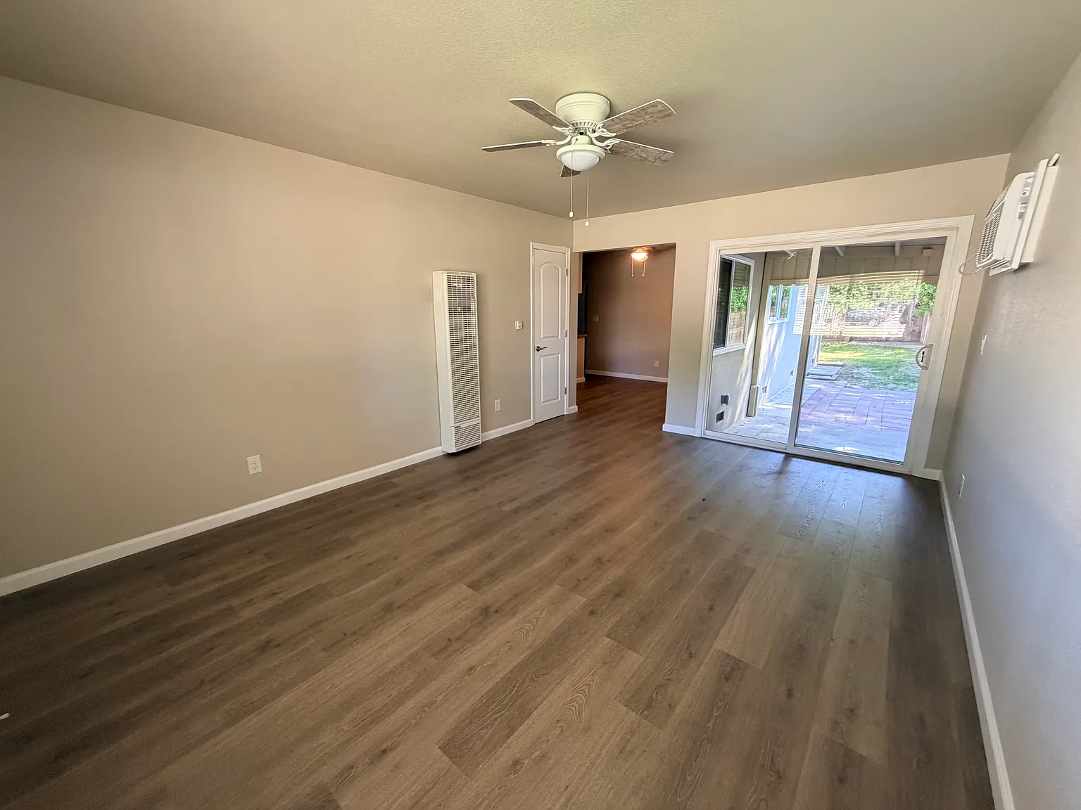 2 bed, 900 sqft, $2,150 — Photo 4
