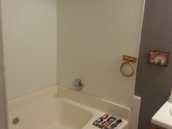 bathroom inside master room