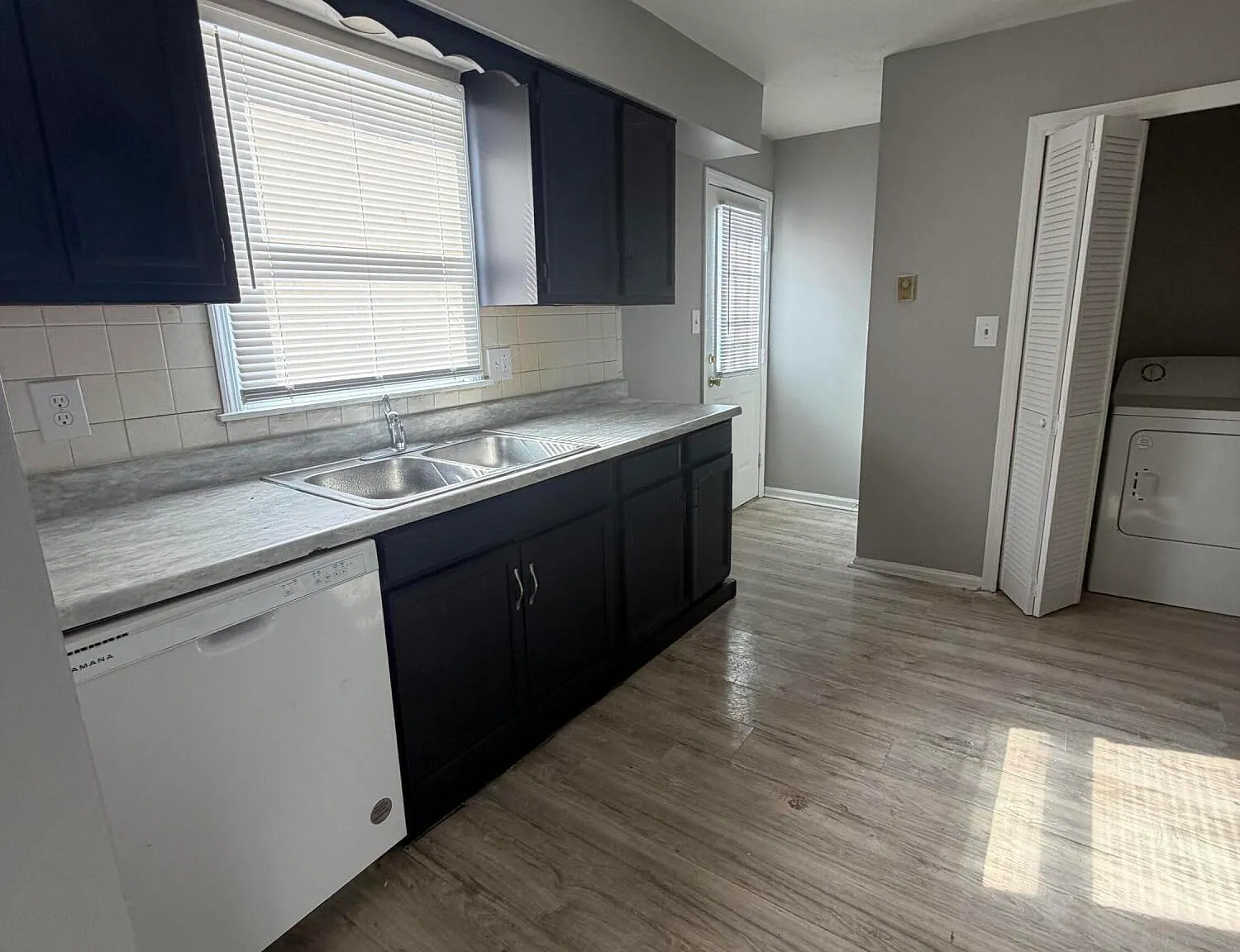 2 bed, 1.0 bath, 940 sqft, $1,100 — Photo 1