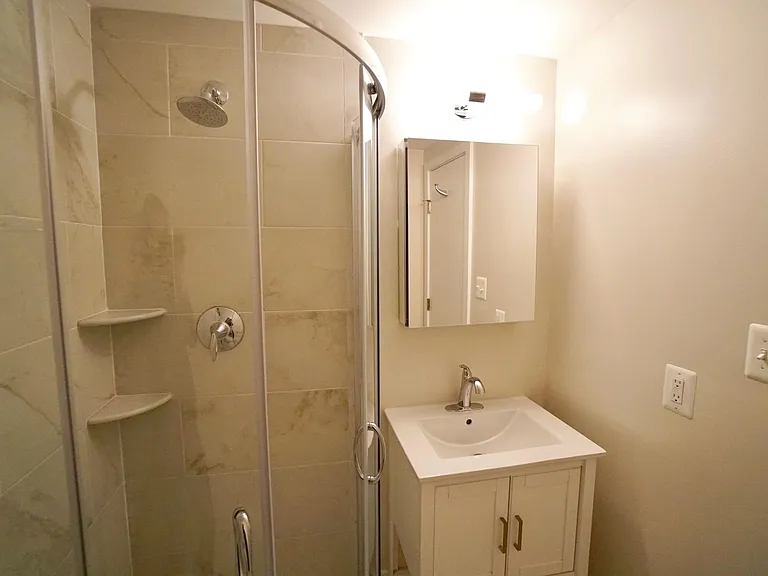 2515 University Pl NW #B — Photo 2