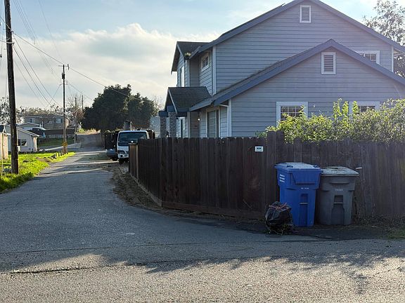 2nd image of 471 Delta Rd