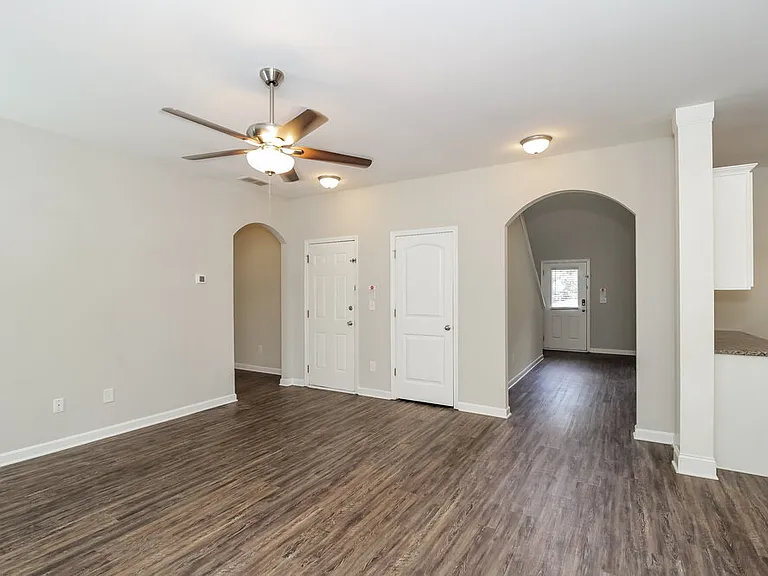 357 Daffodil Dr — Photo 5