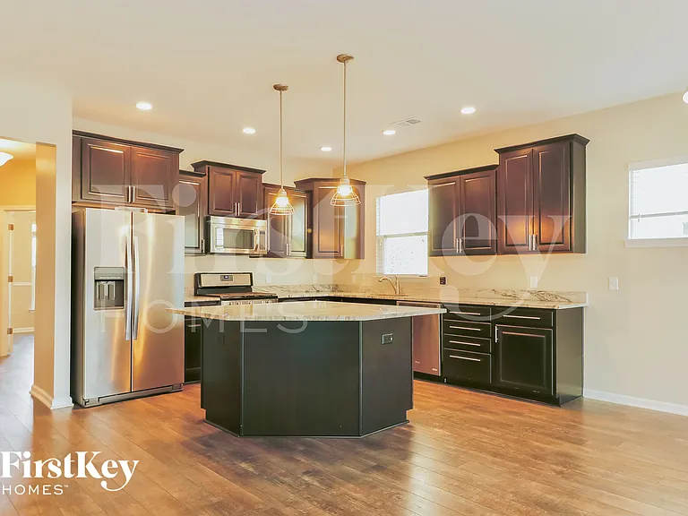 220 Foxbank Plantation Blvd — Photo 5