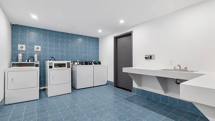 Rented by Nooklyn NYC LLC | media 44