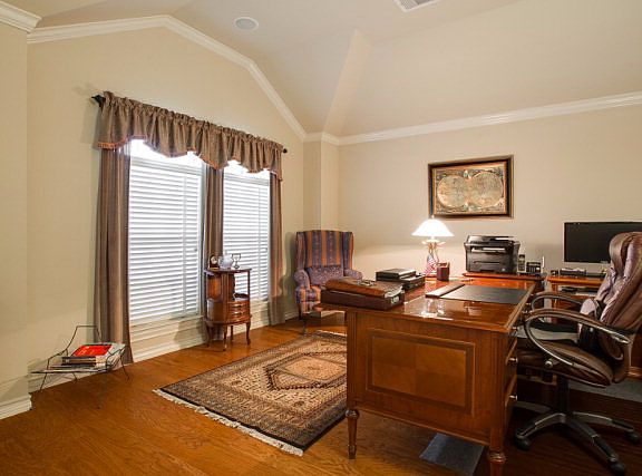 3rd image of 2408 San Carlos Ct