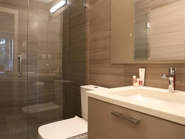 4488 Cambie St #306 — Photo 5