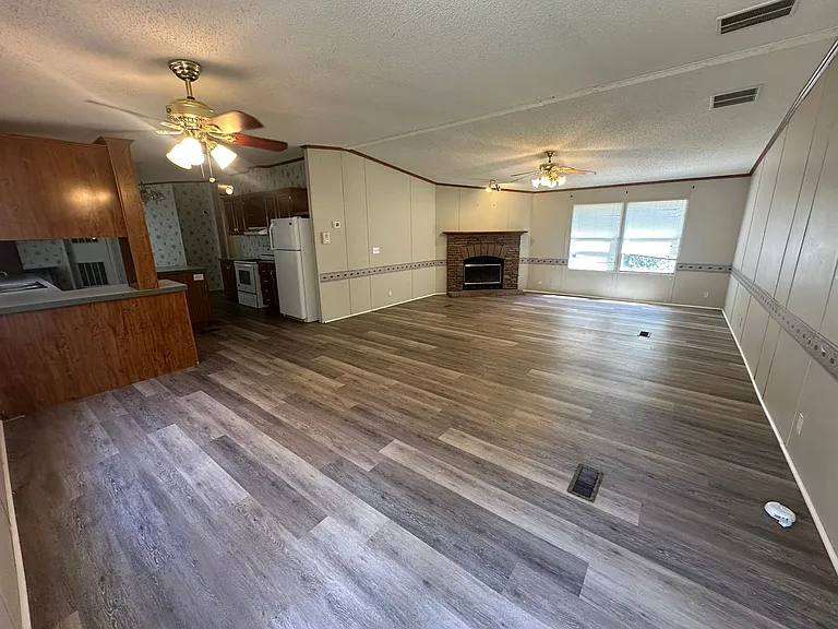 16521 Timberwood — Photo 2