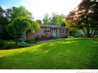 152 E Village Rd, Shelton, CT 06484