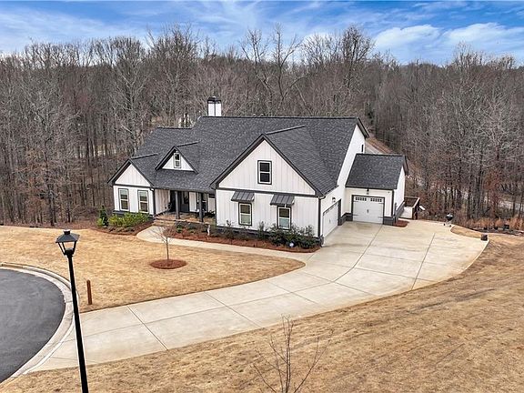 4th image of 6140 Crescent Moon Rdg