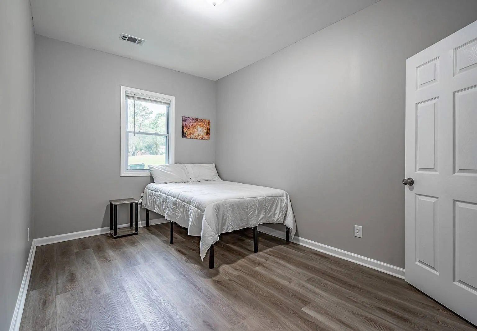 4 bed, 4.0 bath, 2000 sqft, $1,009 — Photo 1
