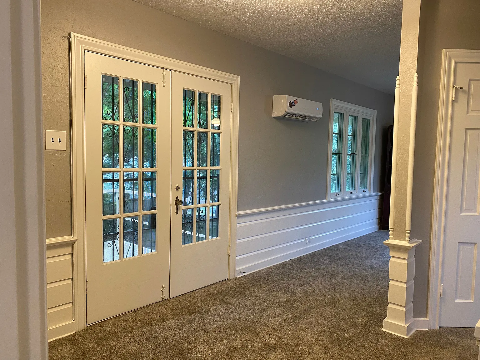 Classic Style Duplex in Alamo Heights — Photo 4