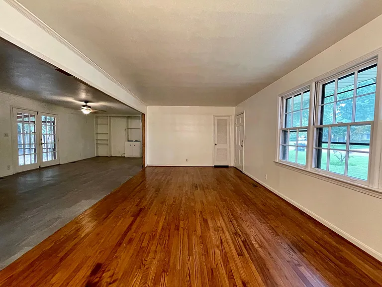 1523 Heritage Dr — Photo 2