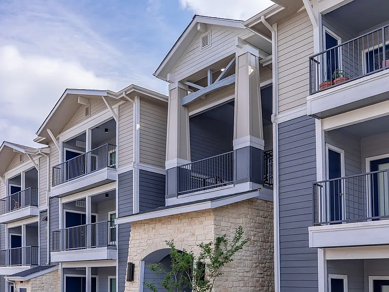 Exterior Vantage at Fair Oaks