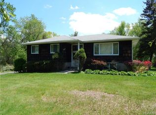 8 Stonegate Rd, Valhalla, NY 10595