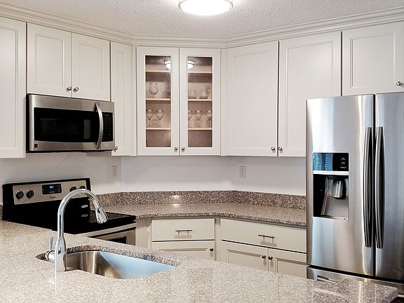 3rd image of 436 Babbling Brook Dr