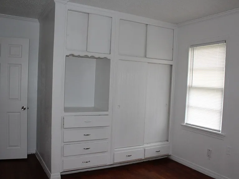 3800 Woodside Dr — Photo 11
