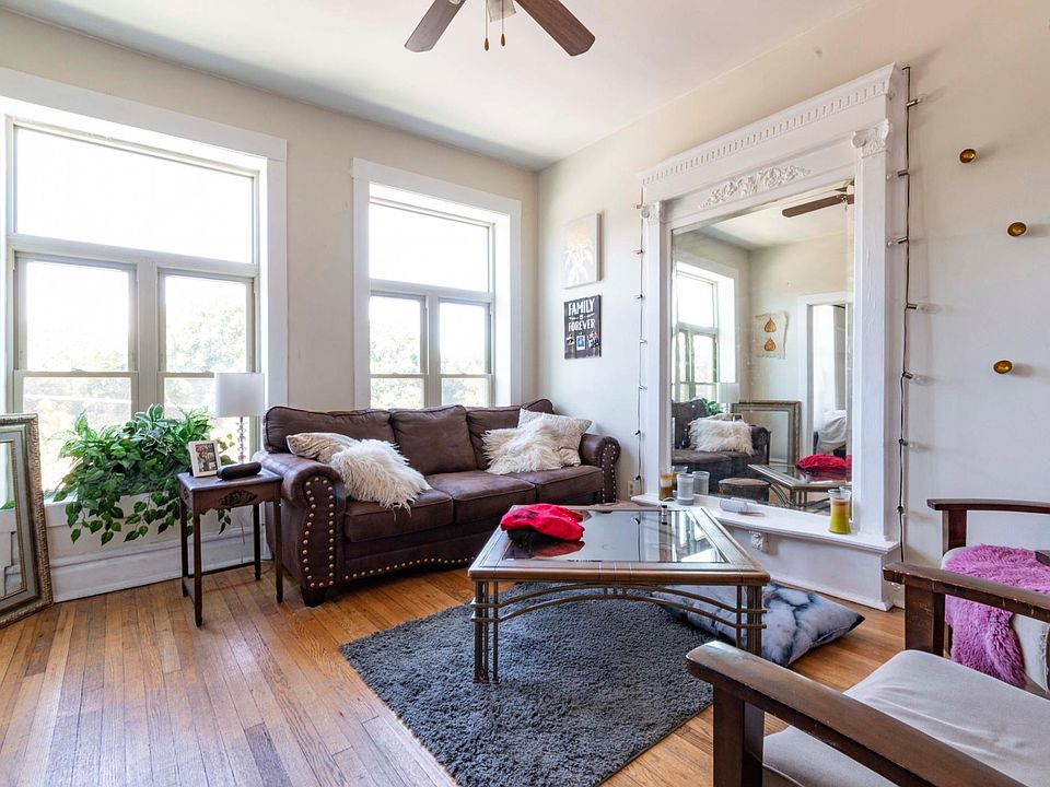 1st image of 2537 N Sheffield Ave #207