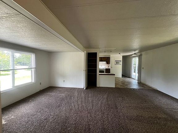 3rd image of 7220 Valley View Rd