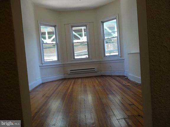 2nd image of 4406 Cresson St