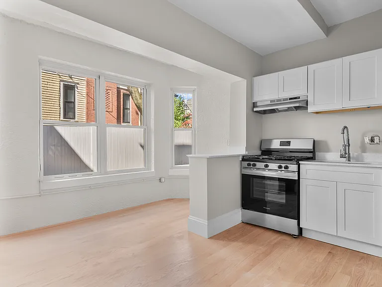 19 Agassiz Street — Photo 31