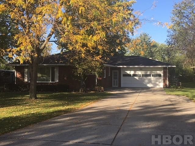 1st image of 800 Canterbury Dr