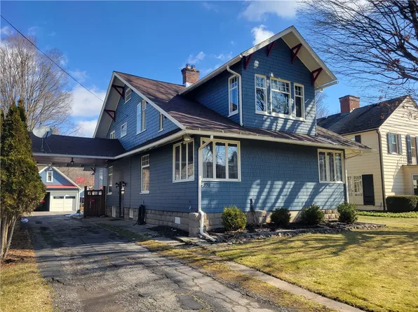 370 N Main St, Wellsville, NY 14895