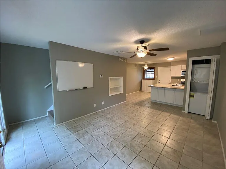 2413 Leon St #101 — Photo 4